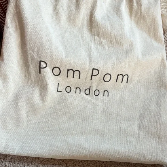 Pom Pom London Brown Crossbody Bag with Multiple Straps - Picture 3 of 7